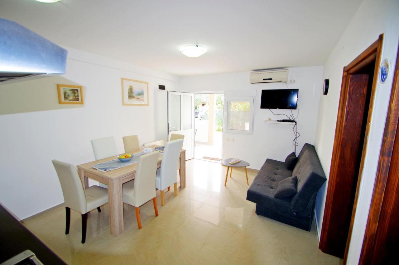 Apartment Pineta In Village Valbandon Extérieur photo