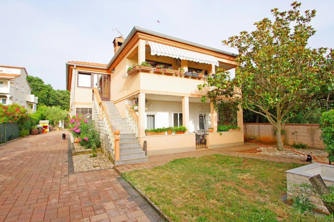 Apartment Pineta In Village Valbandon Extérieur photo