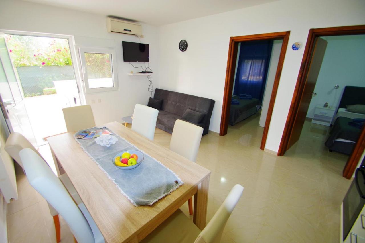 Apartment Pineta In Village Valbandon Extérieur photo