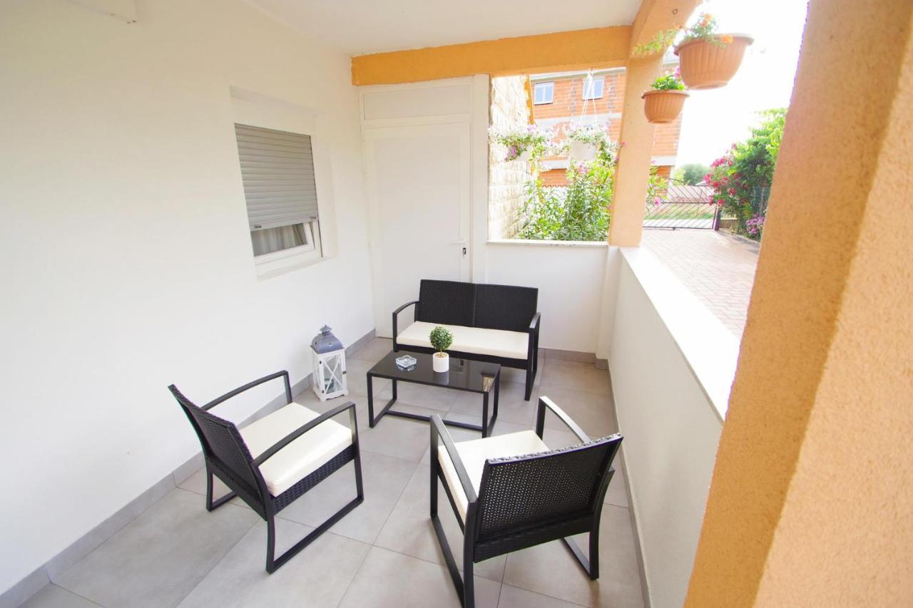 Apartment Pineta In Village Valbandon Extérieur photo