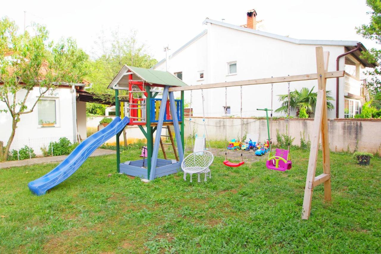 Apartment Pineta In Village Valbandon Extérieur photo